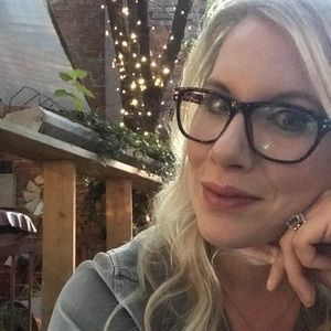 Meet your Posher, Niomi